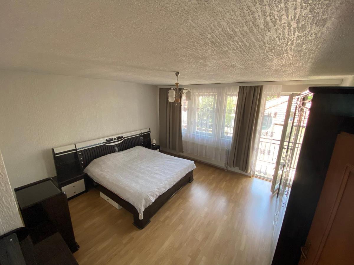 Cima Apartment Pristina Exteriör bild