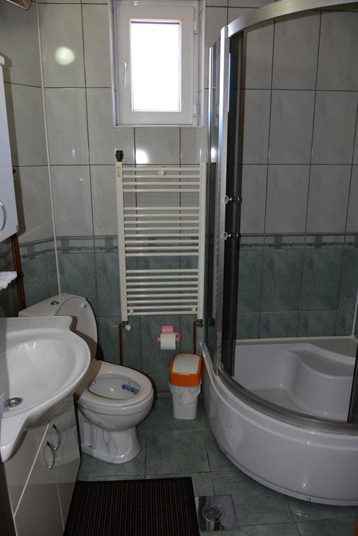 Cima Apartment Pristina Exteriör bild