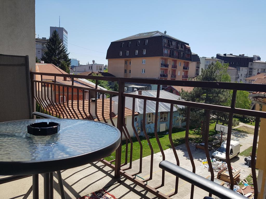 Cima Apartment Pristina Exteriör bild